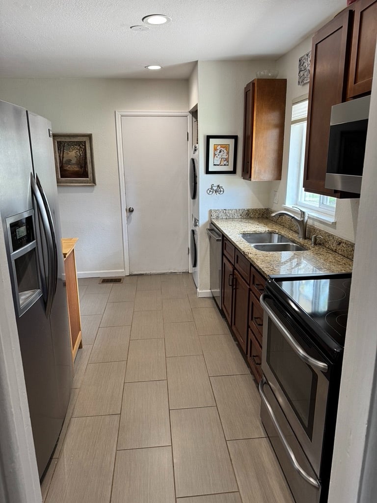 Furnished Finder property 852253_1 photo 5