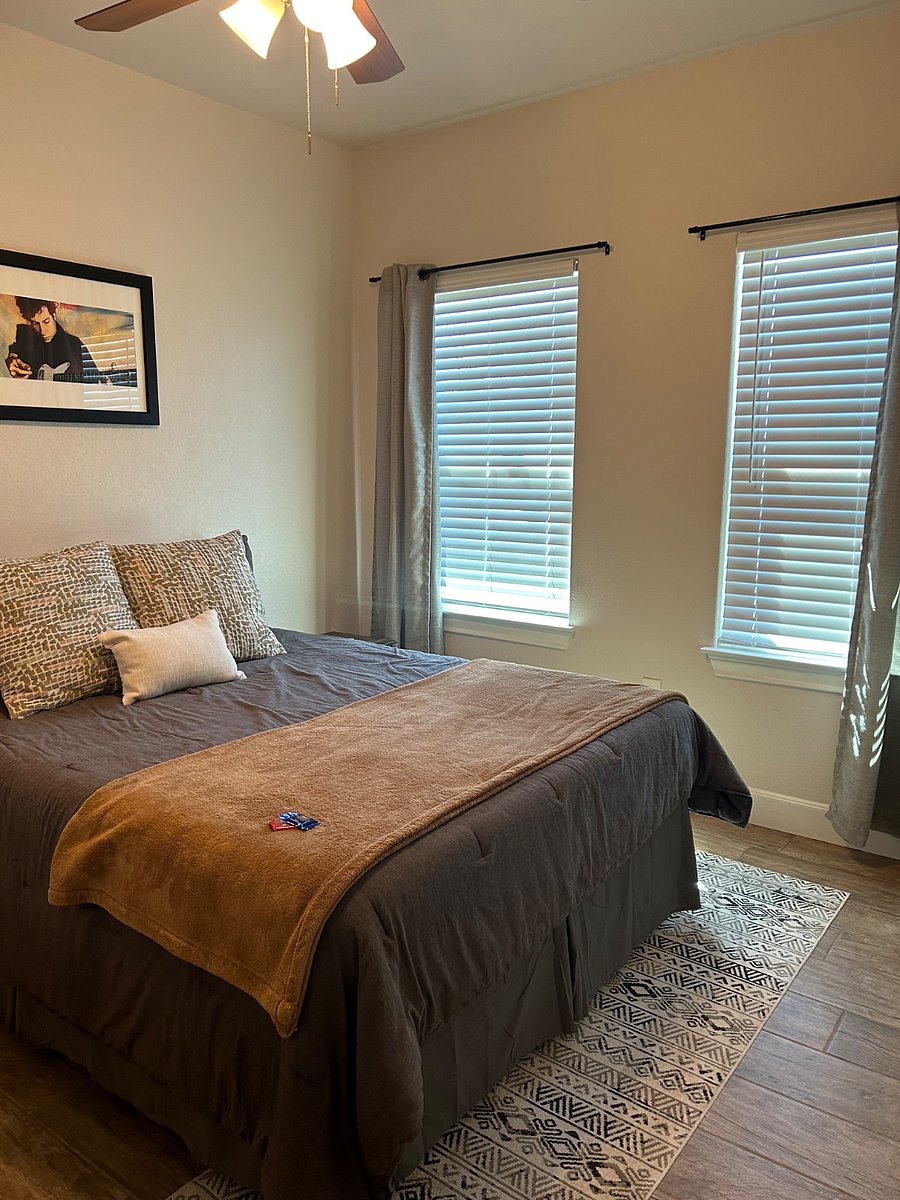 Furnished Finder property 852360_1 photo 4