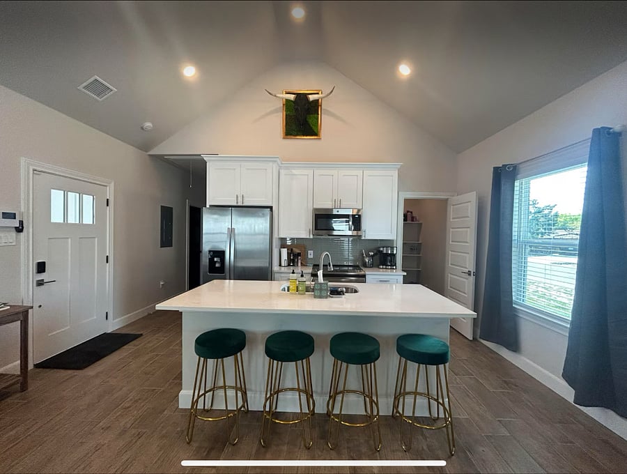 Furnished Finder property 852360_1 photo 9