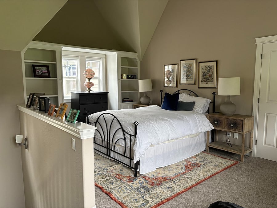 Upstairs Parlor with Queen bed