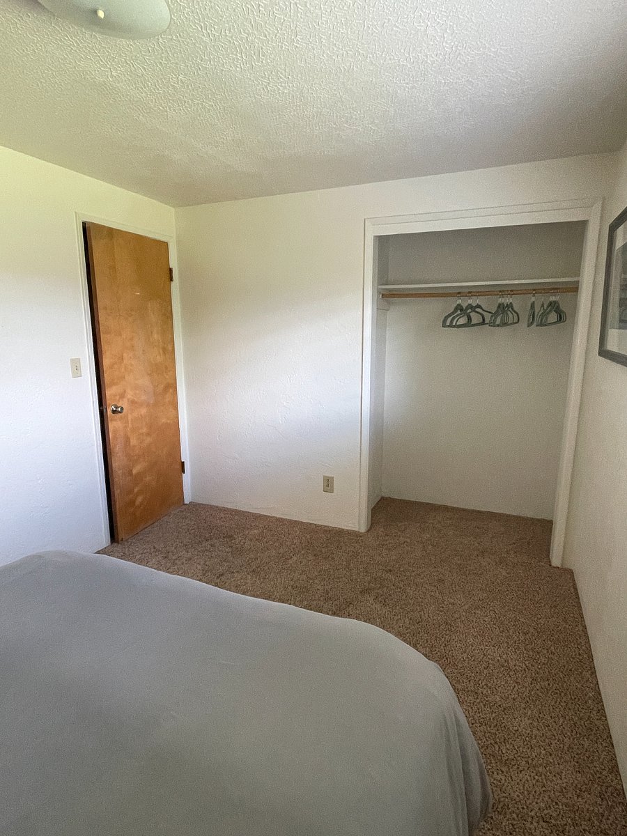 Bedroom 2: closet space