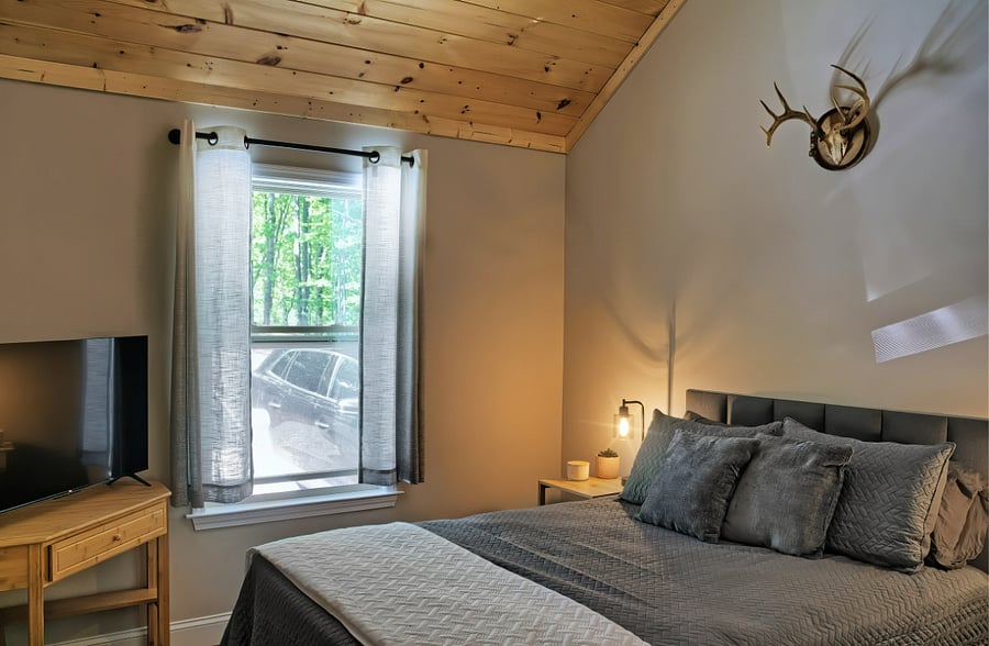 Queen Bedroom