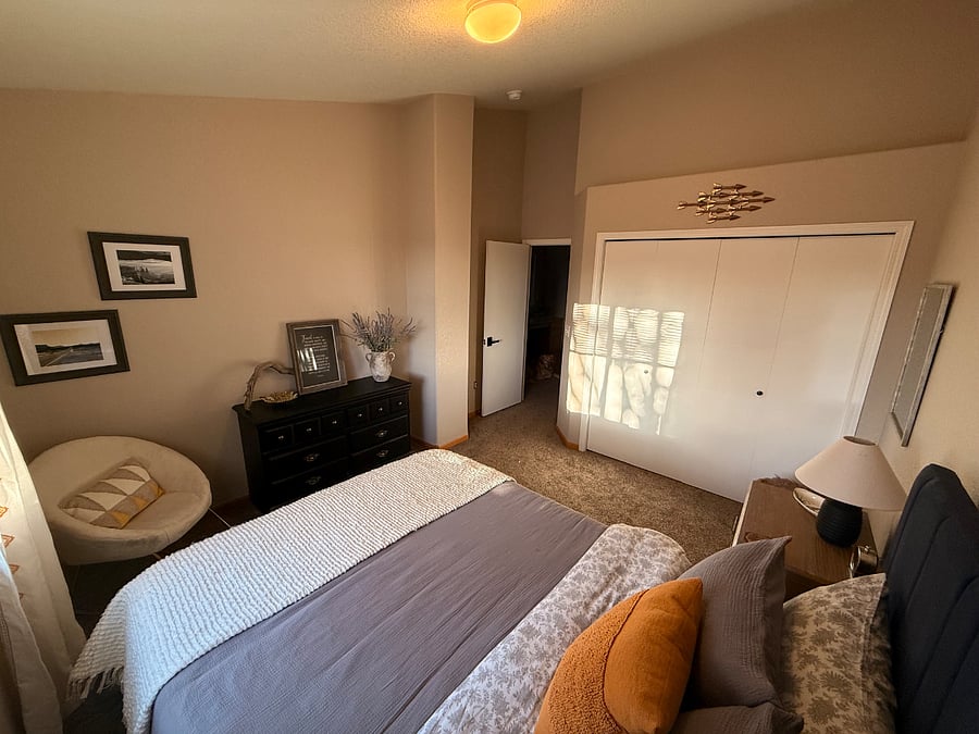 Private bedroom with brand new queen bed