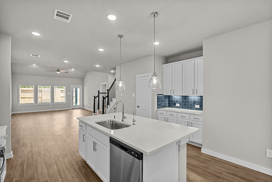 Furnished Finder property 852737_1 photo 11