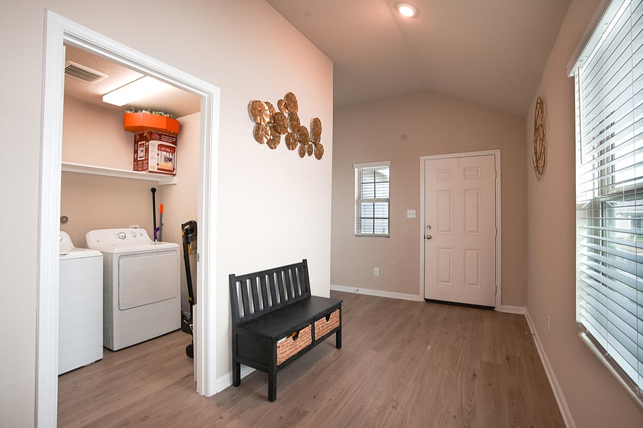Furnished Finder property 852757_1 photo 4