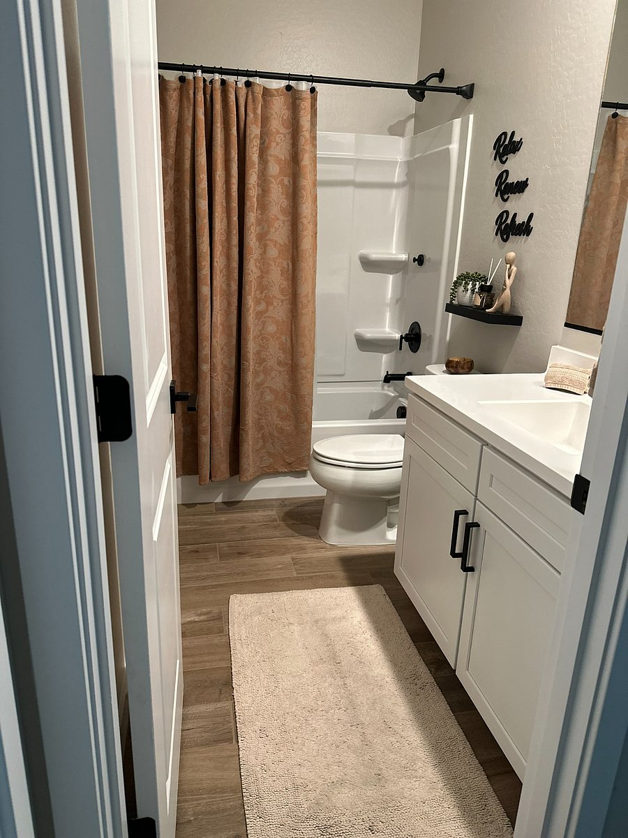 3rd Bedroom full bathroom