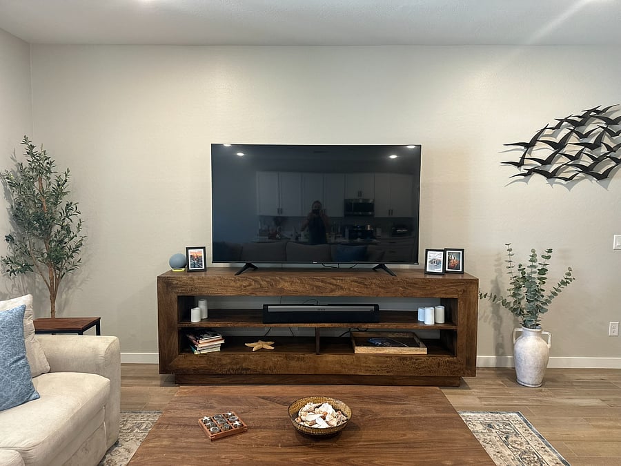 60" smart TV