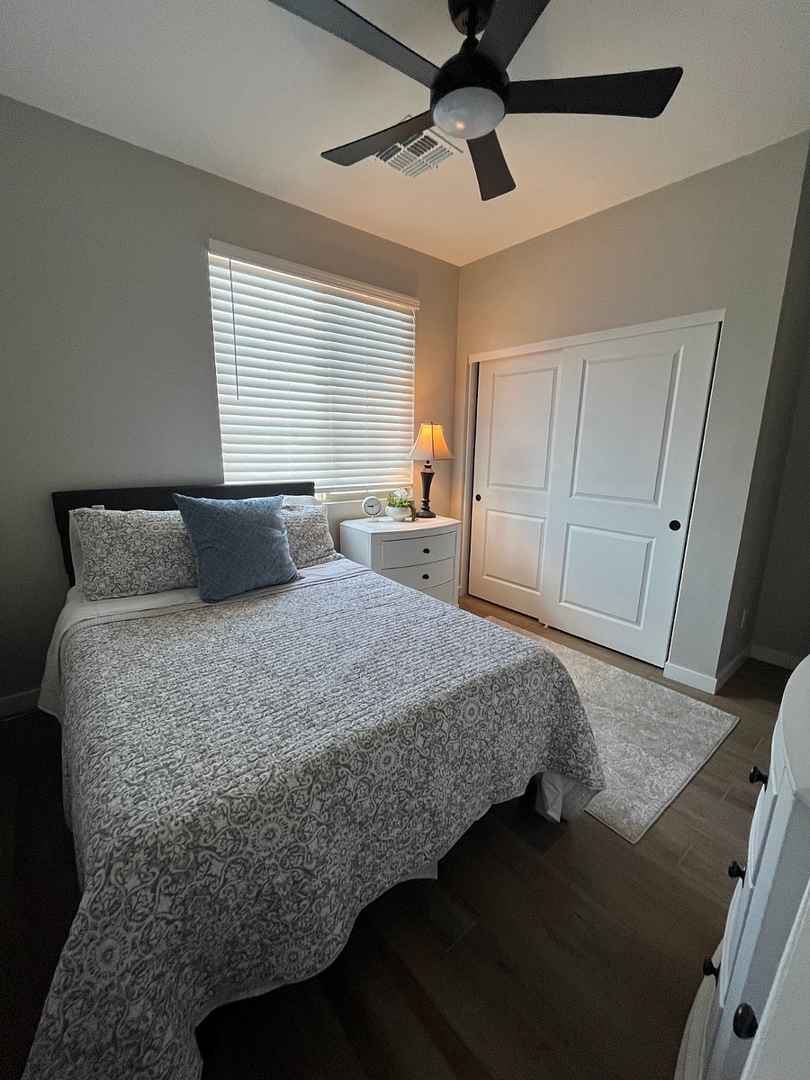 3rd Bedroom - full bed with closet