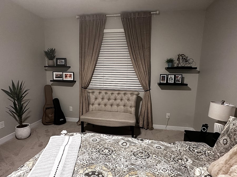 Primary Bedroom blinds & black out curtains
