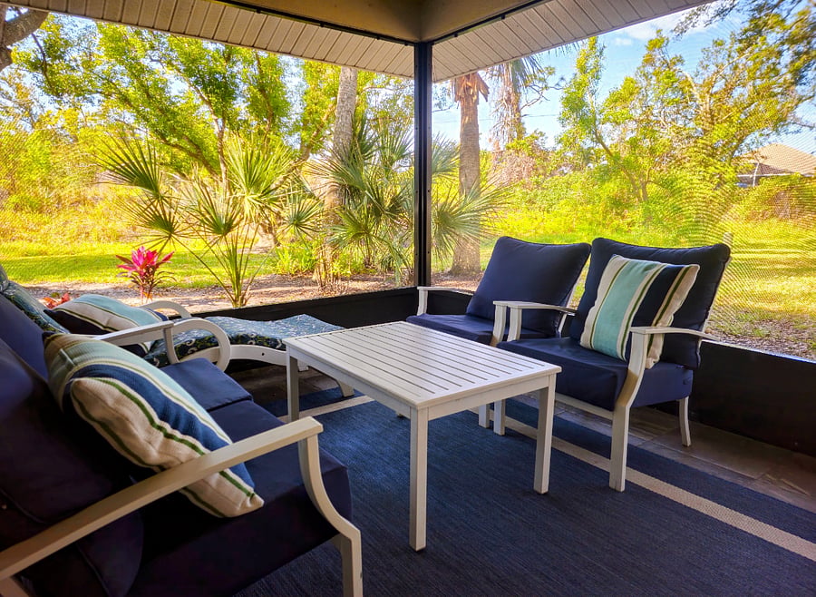 Screened lanai 