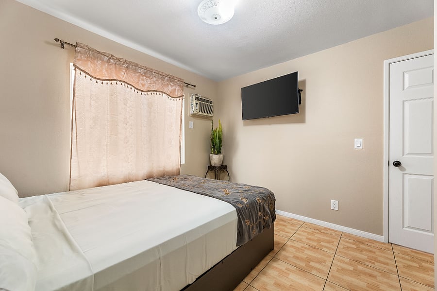 Furnished Finder property 852980_1 photo 4