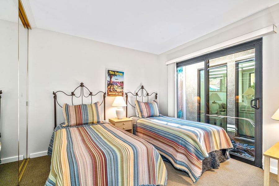 Twin bedroom