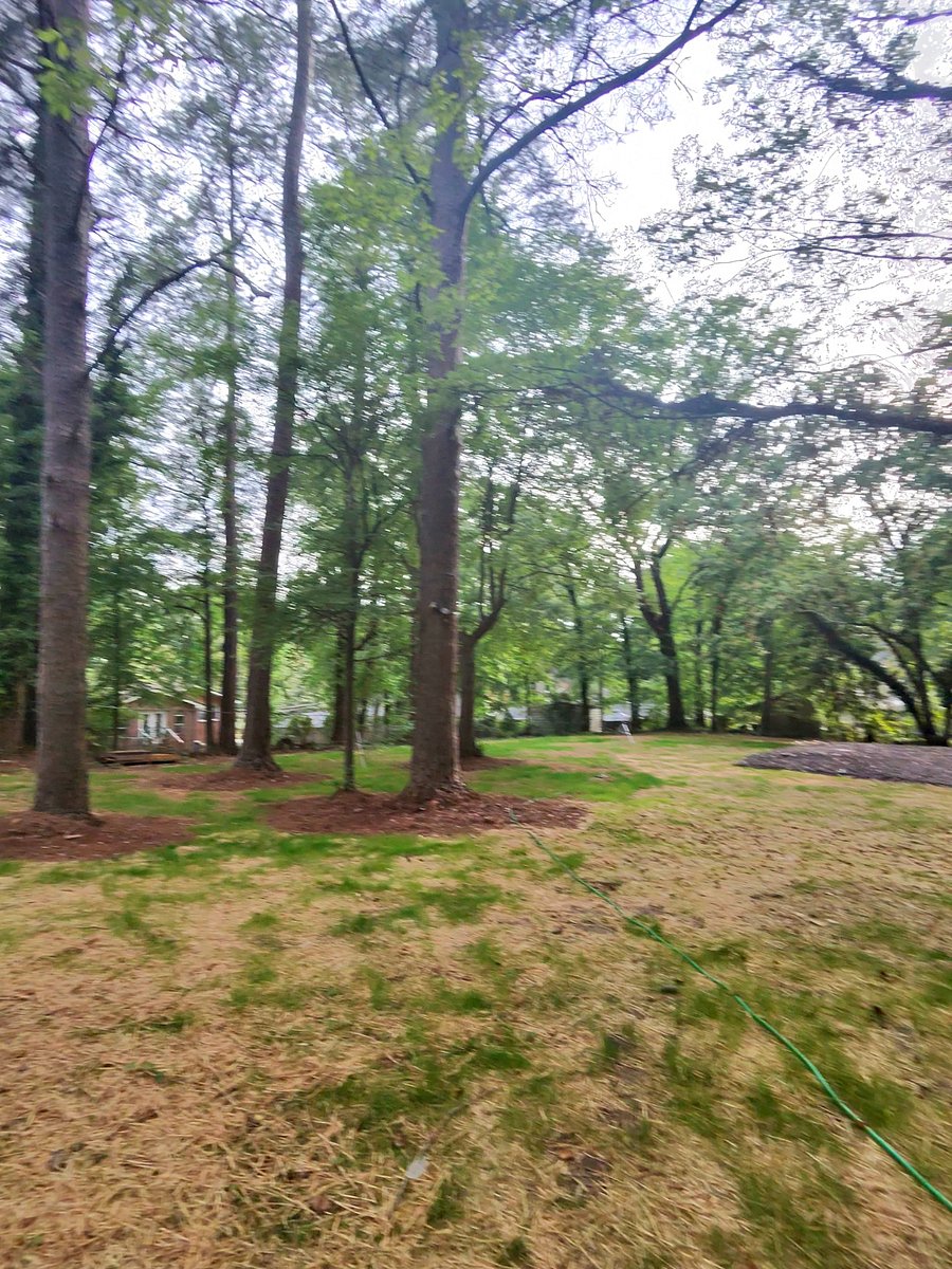 1 acre lot. Pet Friendly