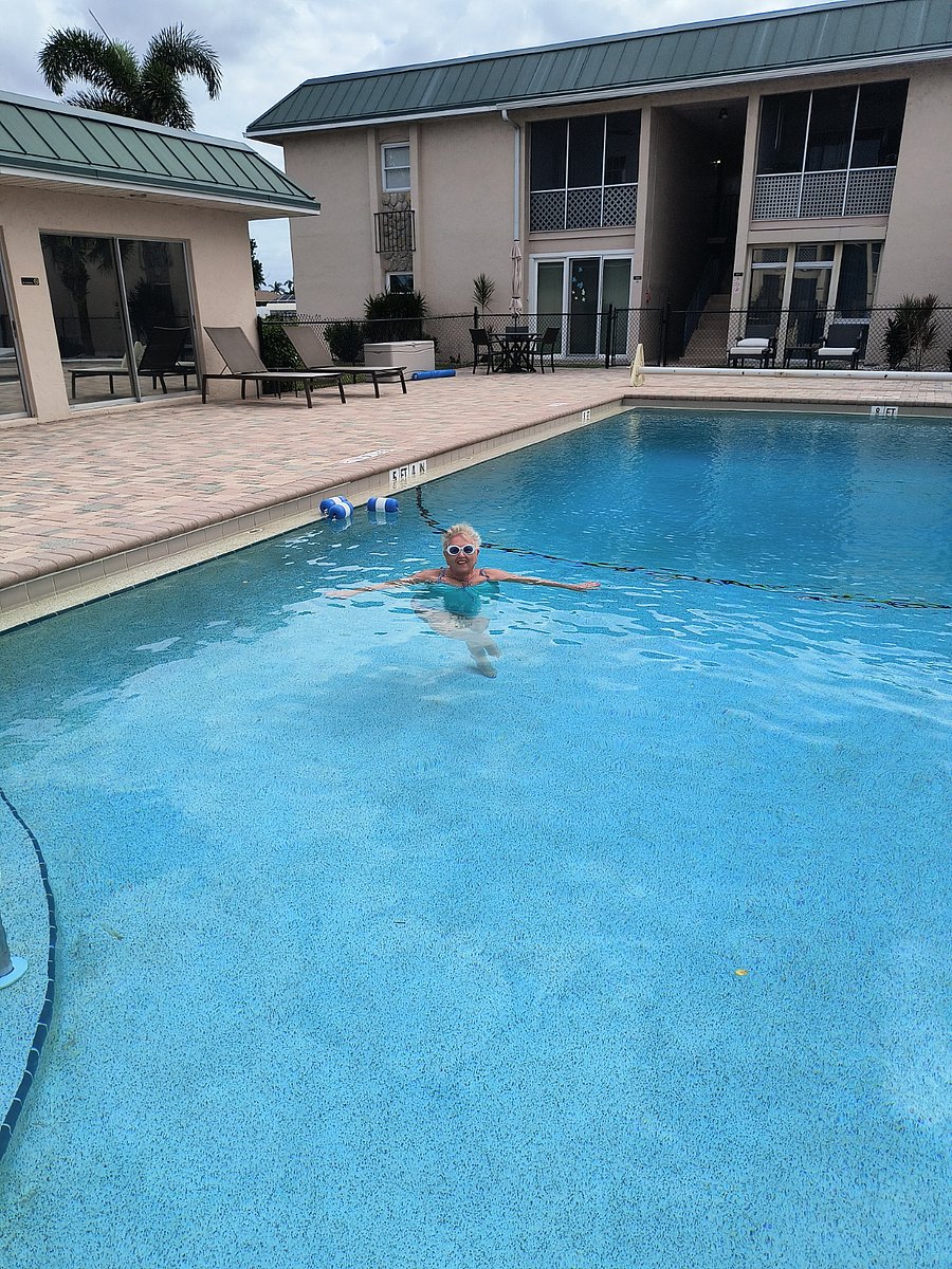Relax in large swimming pool...No need to bring towels! Swimming towels provided! Bring your suit!!
