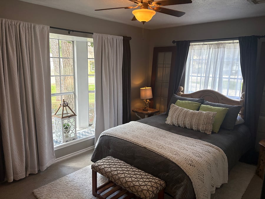 Down stairs bedroom