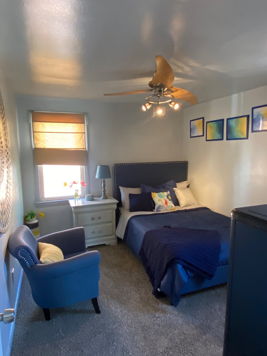 Bdrm2 - Full-sized bed with lounge chair