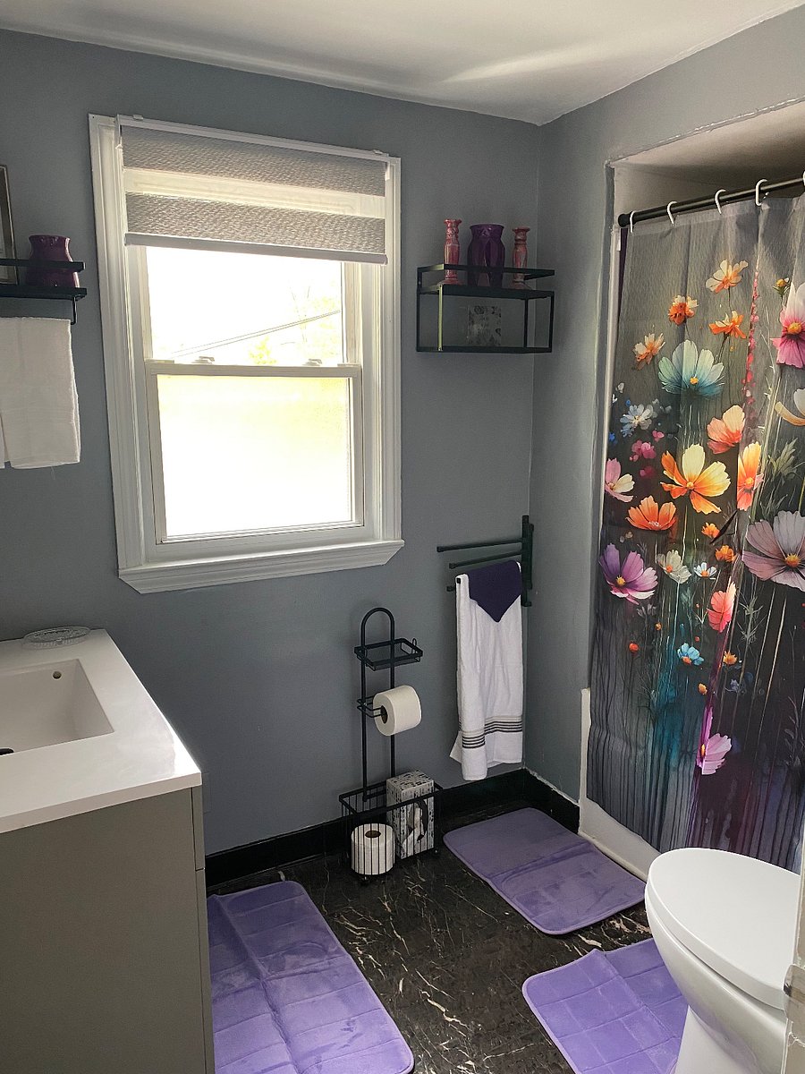 Full bathroom