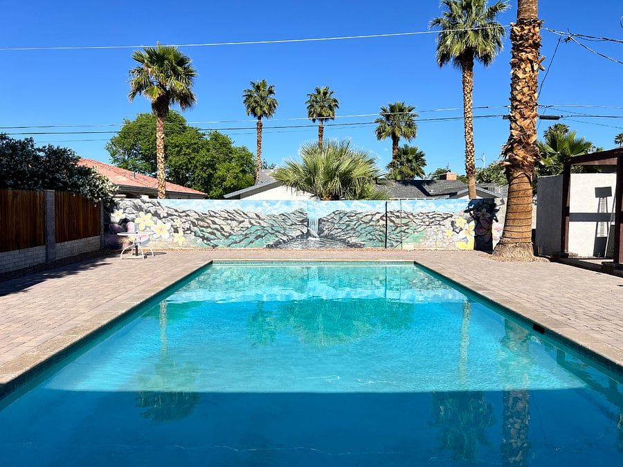 Large Pool. 10ft at Deep