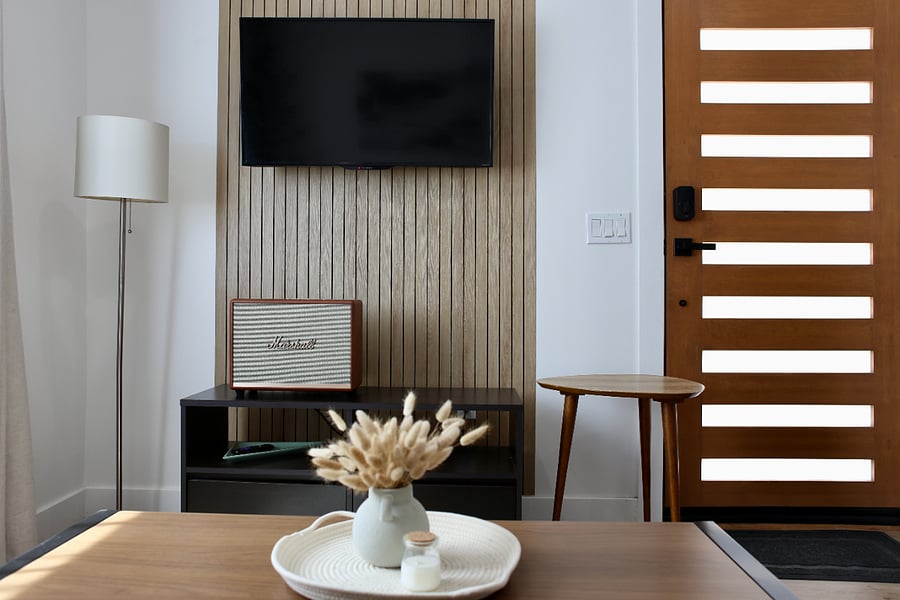 TV + Marshal Bluetooth Speaker