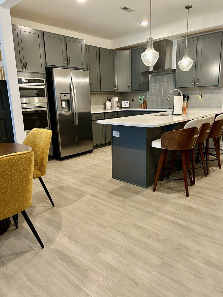 Shared Kitchen and bar