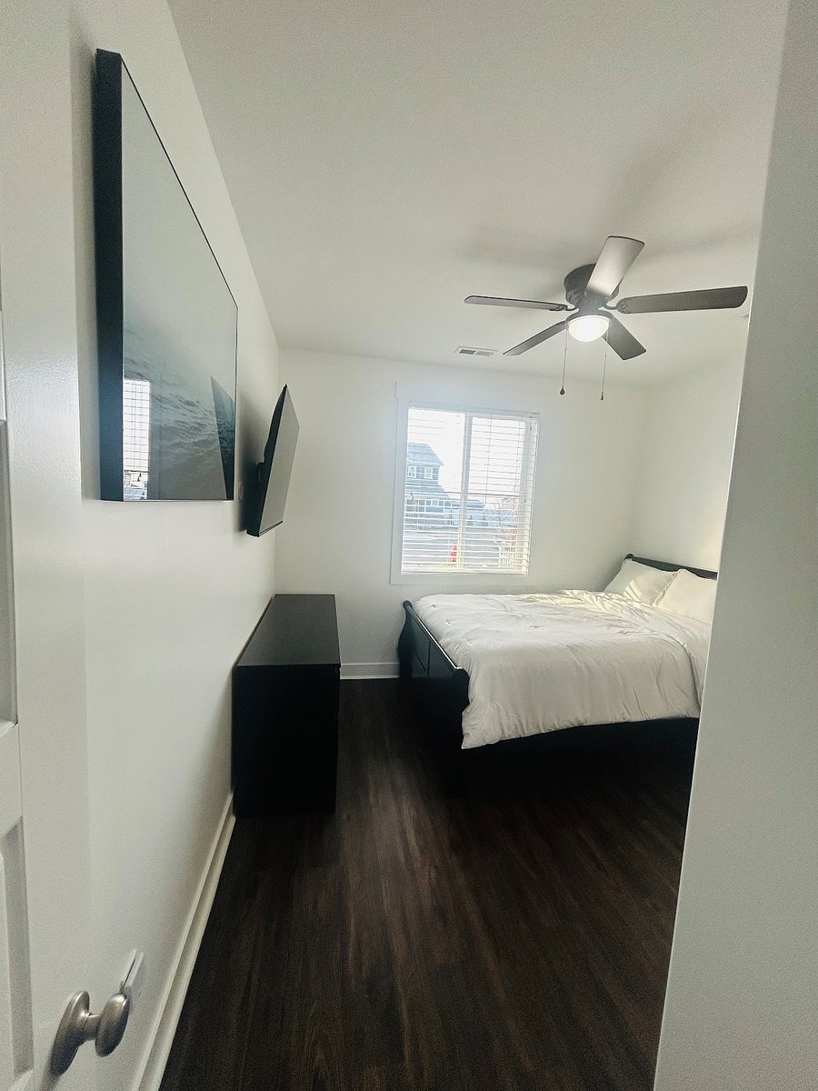 3rd Bedroom - Queen Bed
