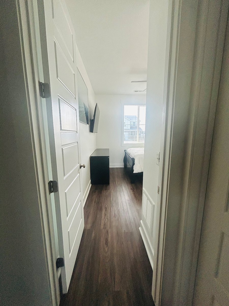 3rd Bedroom - Queen Bed