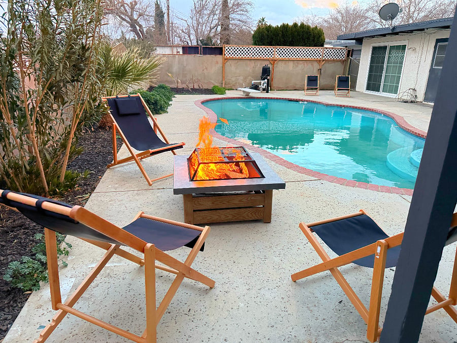 Fire pit and bbq available