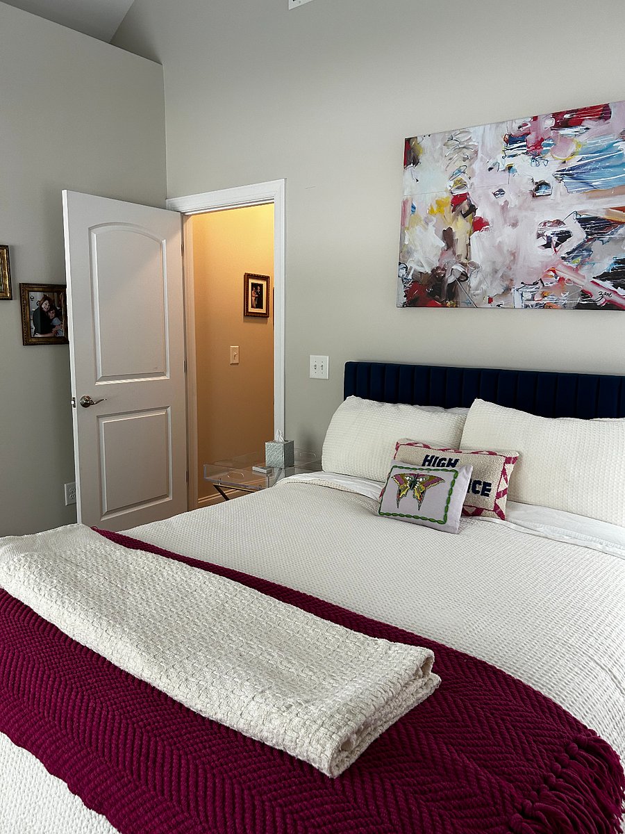 Your Queen bedroom