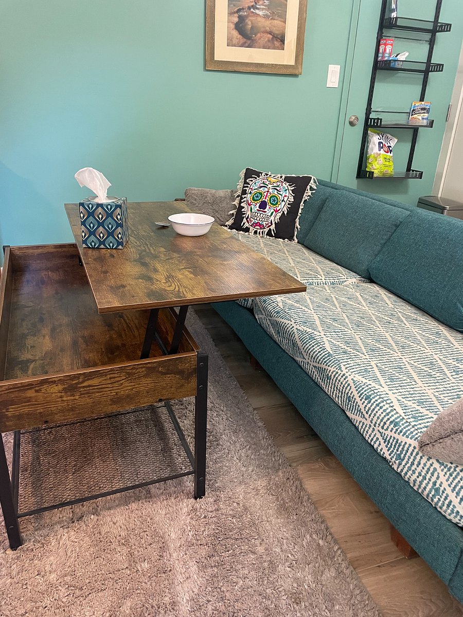 Lift top coffee table, for dinning.