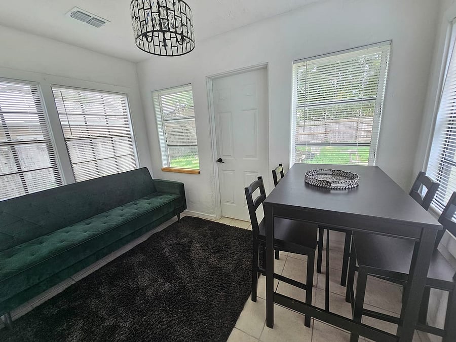 Furnished Finder property 853820_1 photo 4