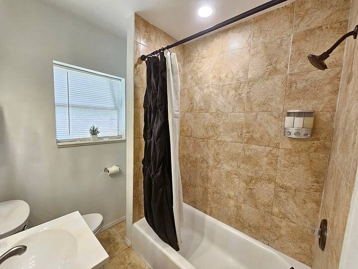 Furnished Finder property 853820_1 photo 21