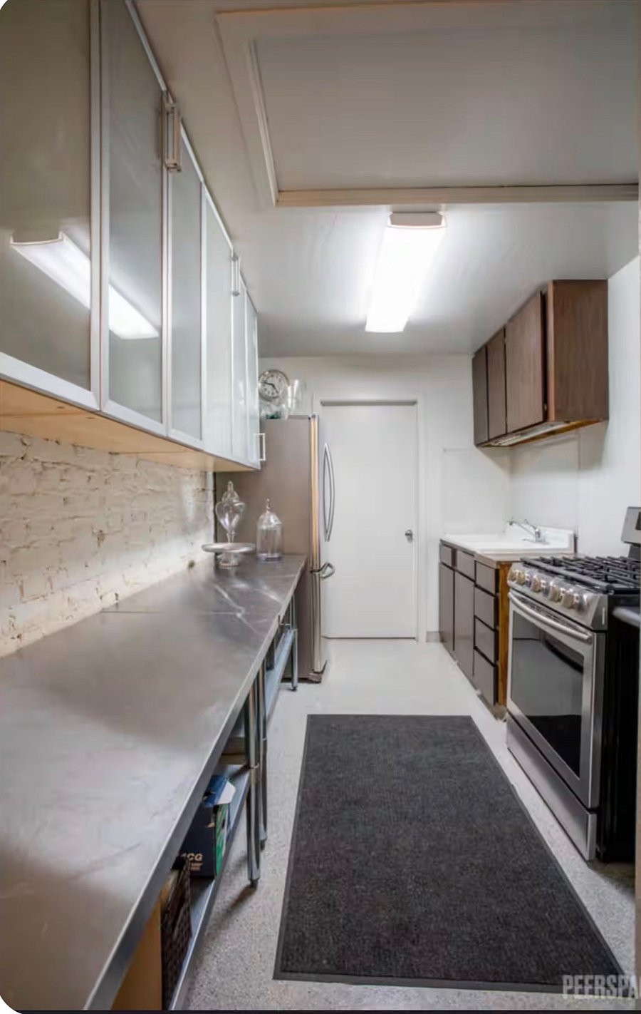 Full kitchen