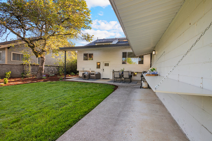 Enjoy our spacious & inviting backyard, complete with a dining table, comfortable seating, firepit, BBQ with buffet tables, and beautiful garden and flower beds. There's plenty of room for corn hole, bocce ball, and relaxation in a peaceful setting.