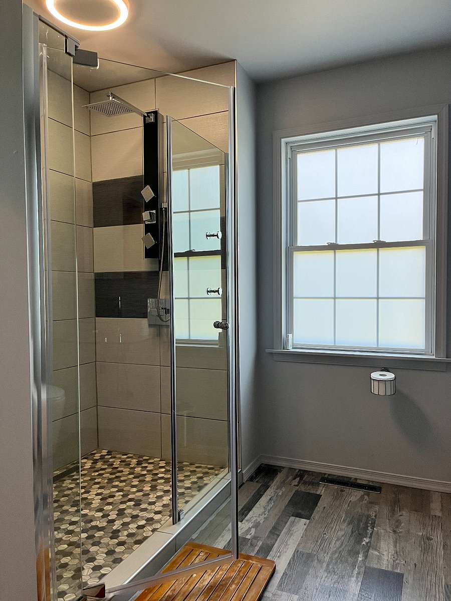 Primary shower