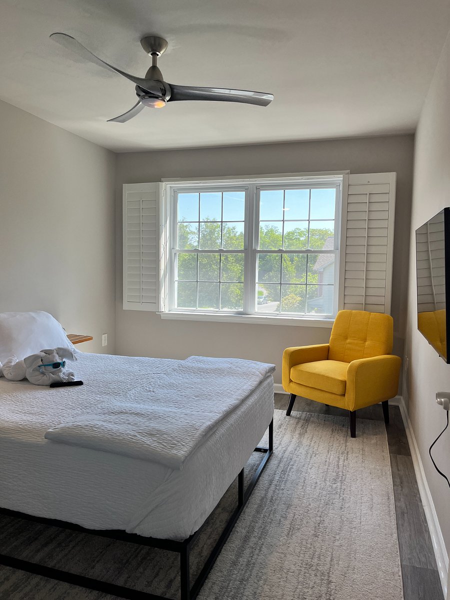 2nd bedroom