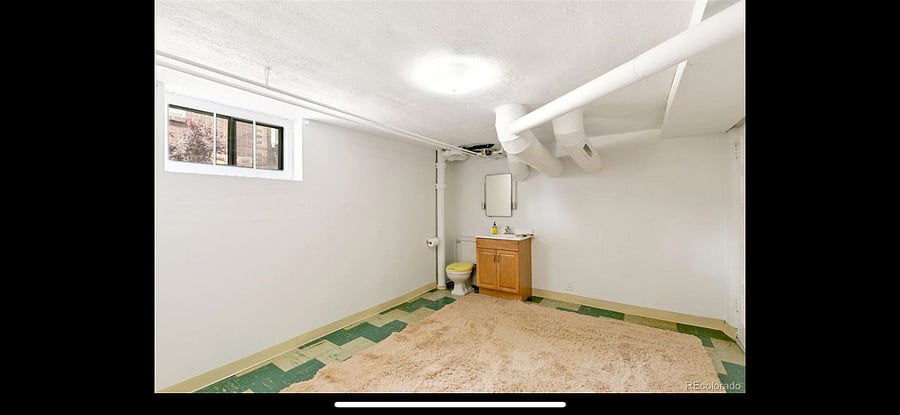 Bathroom downstairs