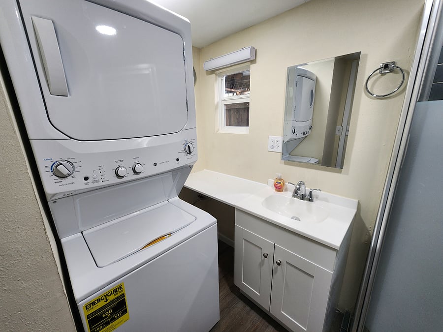 Furnished Finder property 854263_2 photo 17