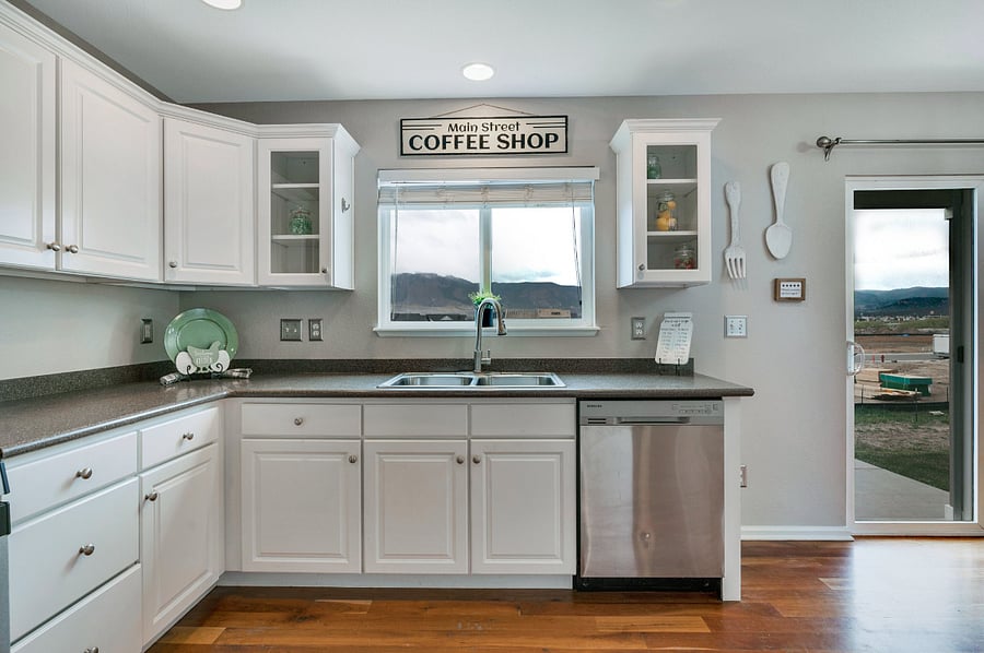 Stainless steel appliances and Corian counter tops
