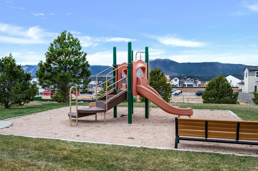 Play area is only one house away!  There is also a basketball court about 7 houses to the south.
