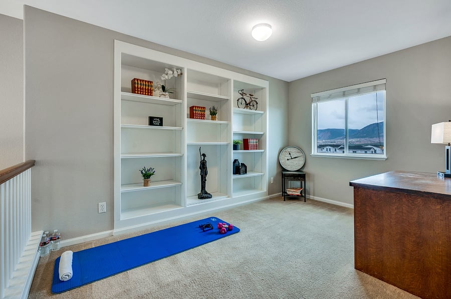 Upper level loft/office are with built-in shelves - more mountain views!