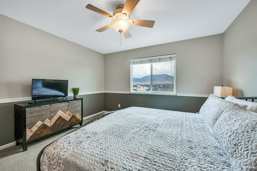 Master suite - mountain views and Roku TV