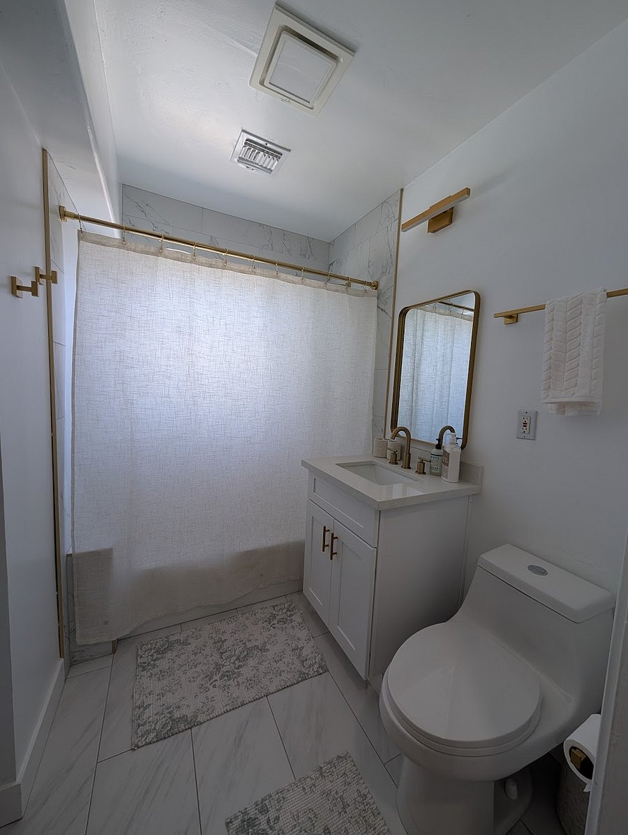 Bathroom 2 with tub and shower