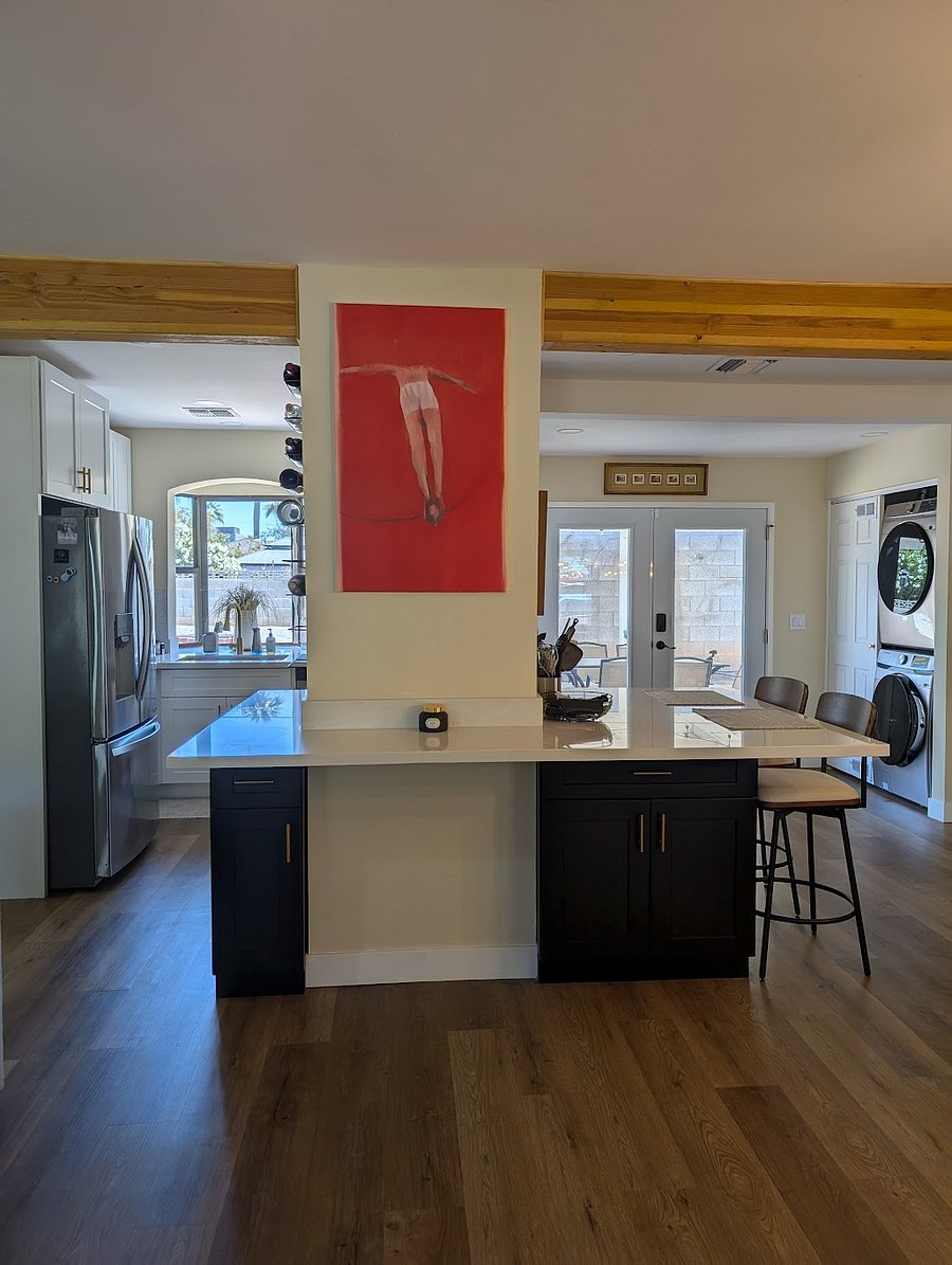 Kitchen wrap around island