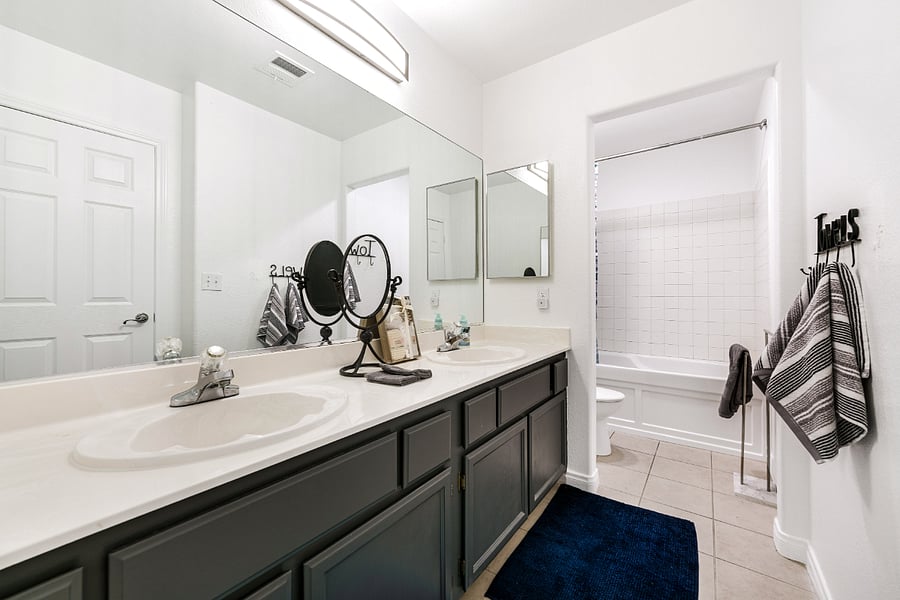 2nd Bathroom