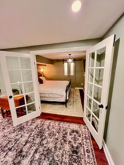Entrance from living room to bedroom