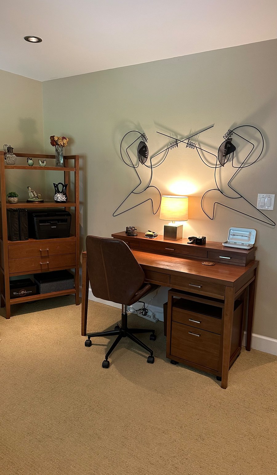 Office Area With Printer & High Speed Wireless Internet