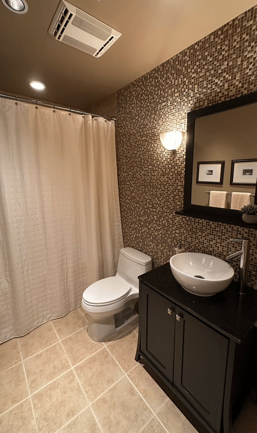 Second Bathroom with Jacuzzi Tub