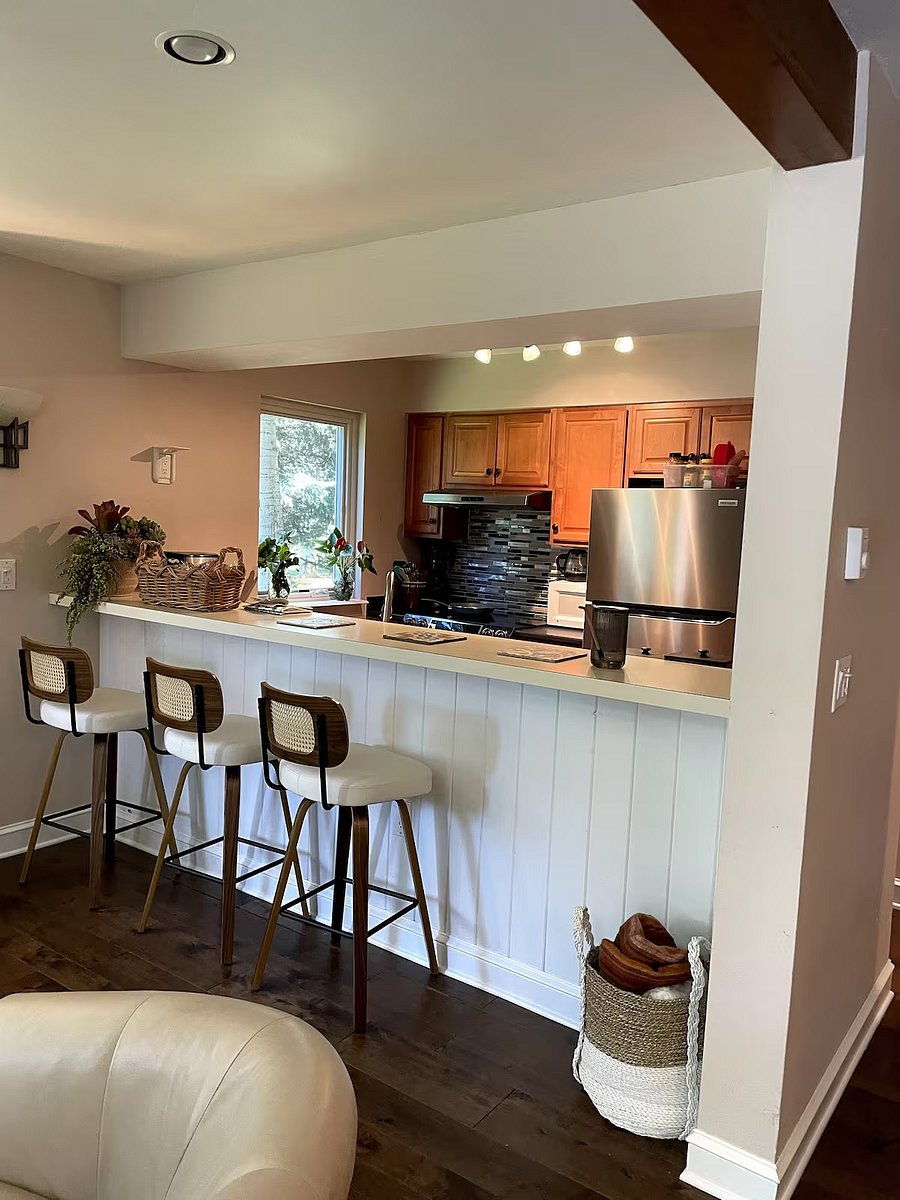 Kitchen Bar Area
