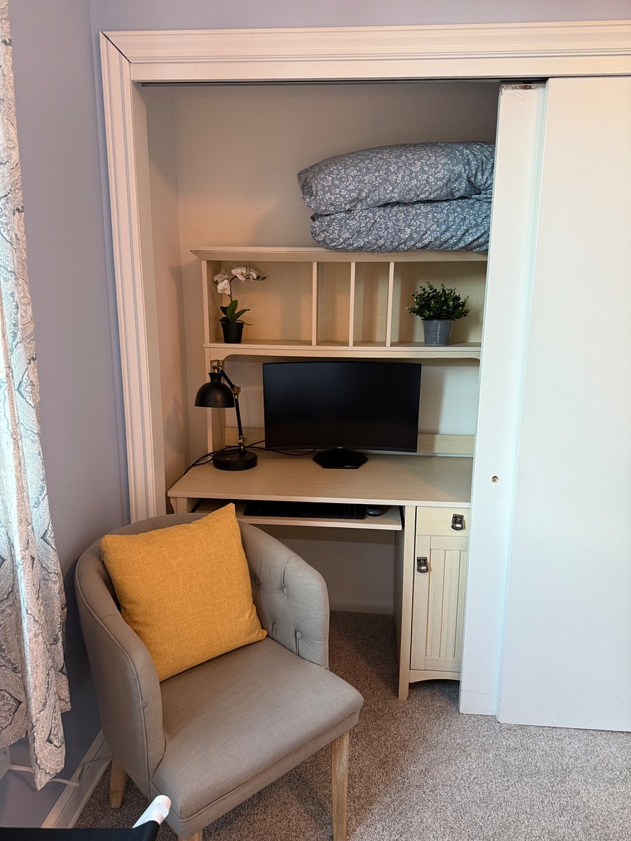 King Bedroom Workstation