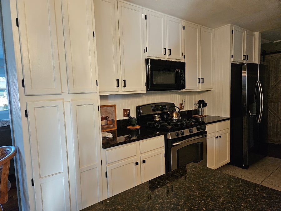 Kitchen stove and storage